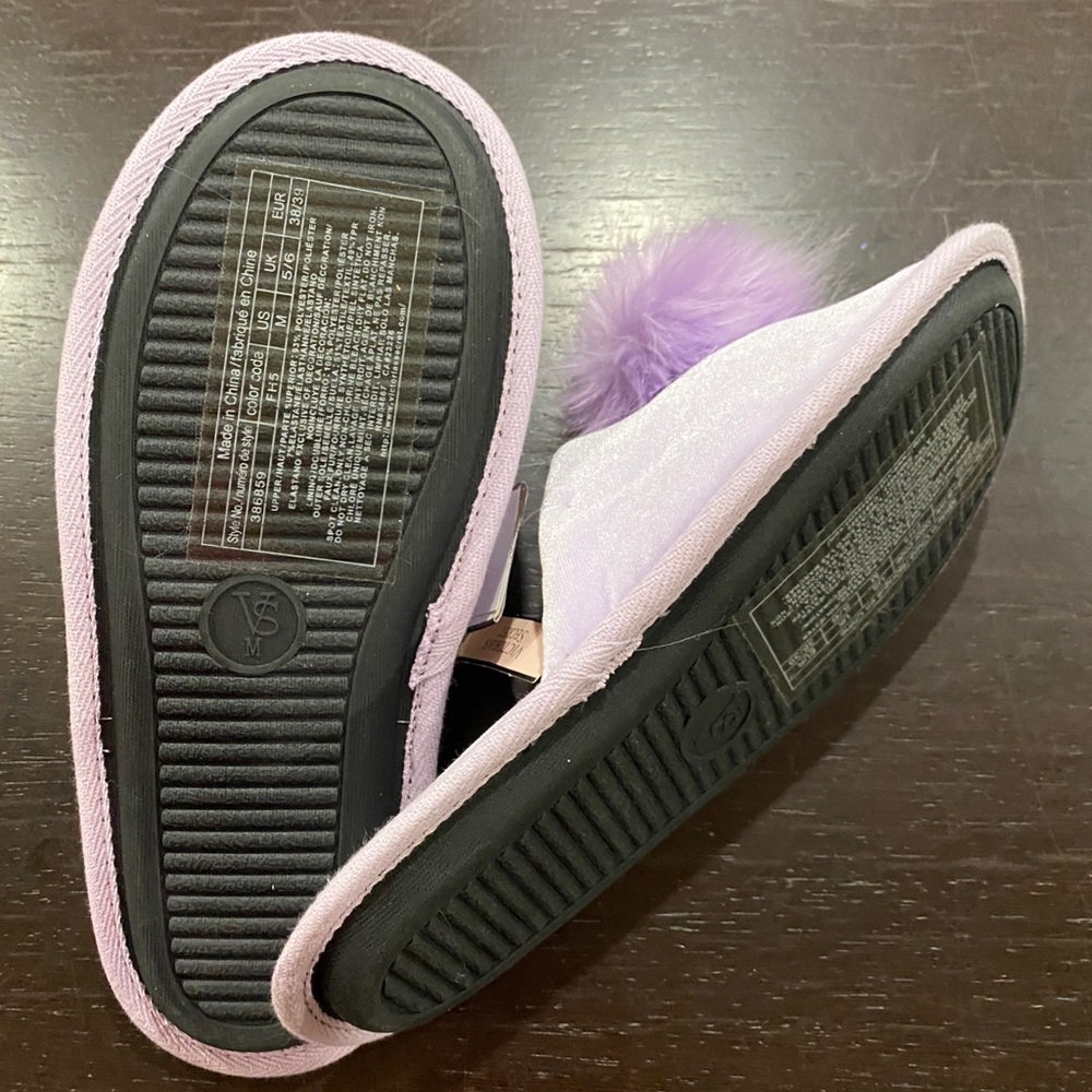 Victoria’s Secret lavender pompom velvety soft spa slippers medium (7-8 size) - Picture 4 of 4